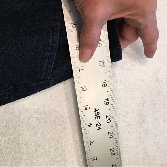 St Johns Bay size 10 dark blue straight leg capris - Picture 3 of 8